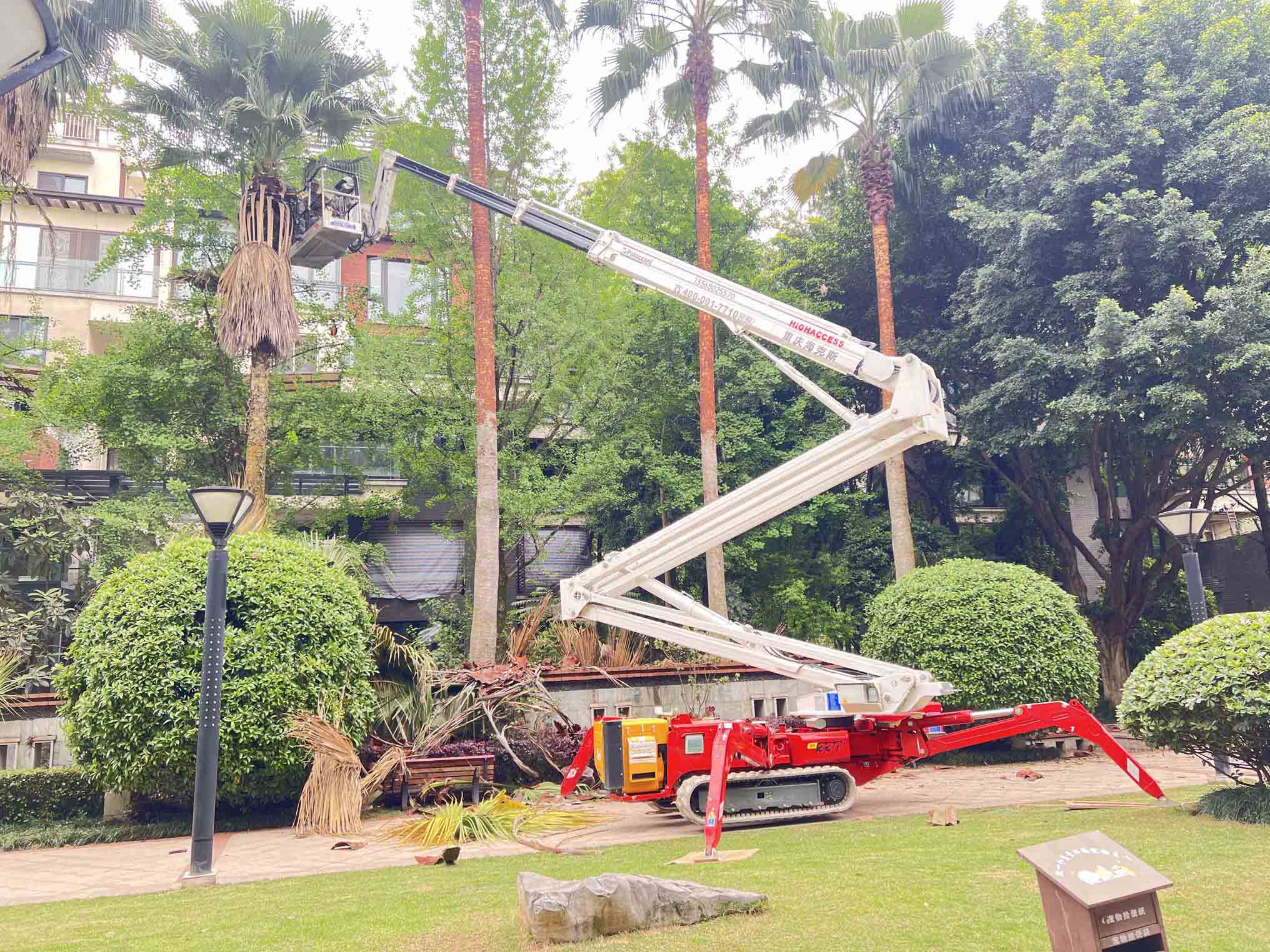 蜘蛛式高空作業(yè)平臺(tái).jpg 蜘蛛式高空作業(yè)平臺(tái).jpg